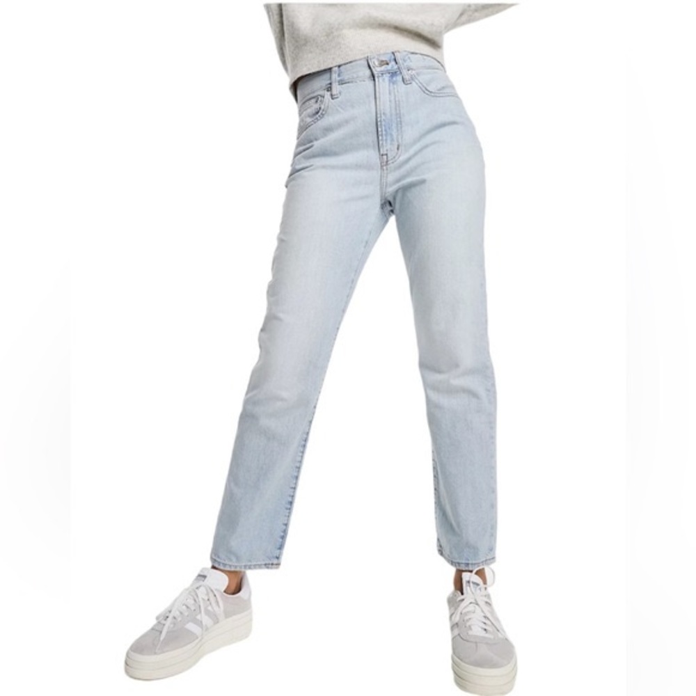 Madewell perfect vintage high rise straight legs jeans in light wash Size 26 EUC